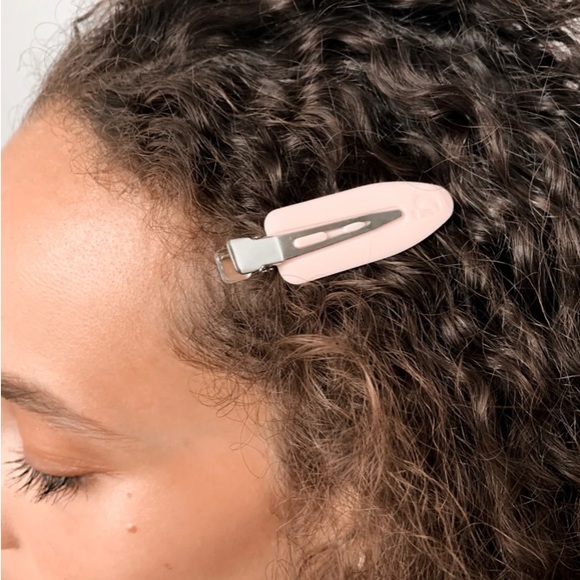 GLOSSIER BNWT SOLD OUT/LIMITED EDITION HAIR CLIPS IN PINK - will not be back! - Picture 7 of 8
